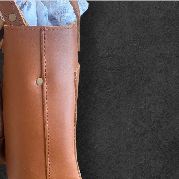 PORTLAND LEATHER COMPANY MINI ZIP TOP CROSSBODY IN HONEY - Picture 8 of 12